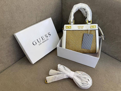 Guess
105 dhs👑

with box🎁🎁🎁

size 20×8×16cm

Zain213
Zain42
♥️♥️♥️