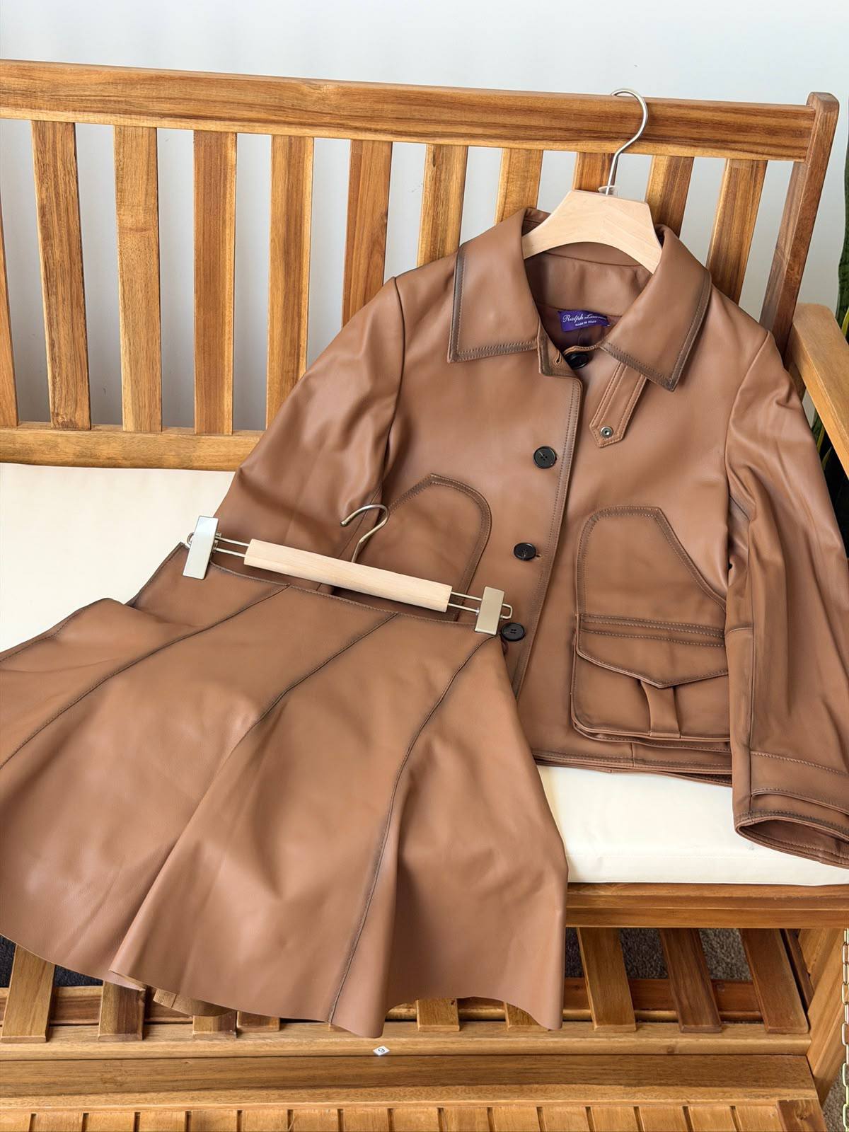 RALPH LAUREN 
VIP QUALITY 

    💯 % lambskin

Size : 36-38-40-42

2100 dhs🇦🇪🇦🇪

Zain287
♥️♥️♥️