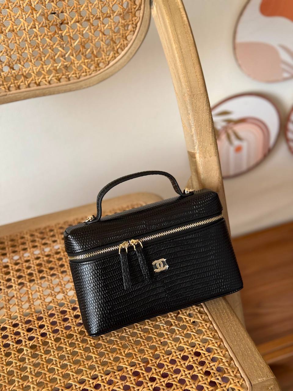 *New Collection✨✨✨
CHANEL
19cm
340 dhs🇦🇪🇦🇪
*MASTER QUALITY*
With box🎁

Zain167
♥️♥️♥️