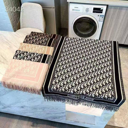 Shawls available 

45 dhs❤️

Zain253
♥️♥️♥️