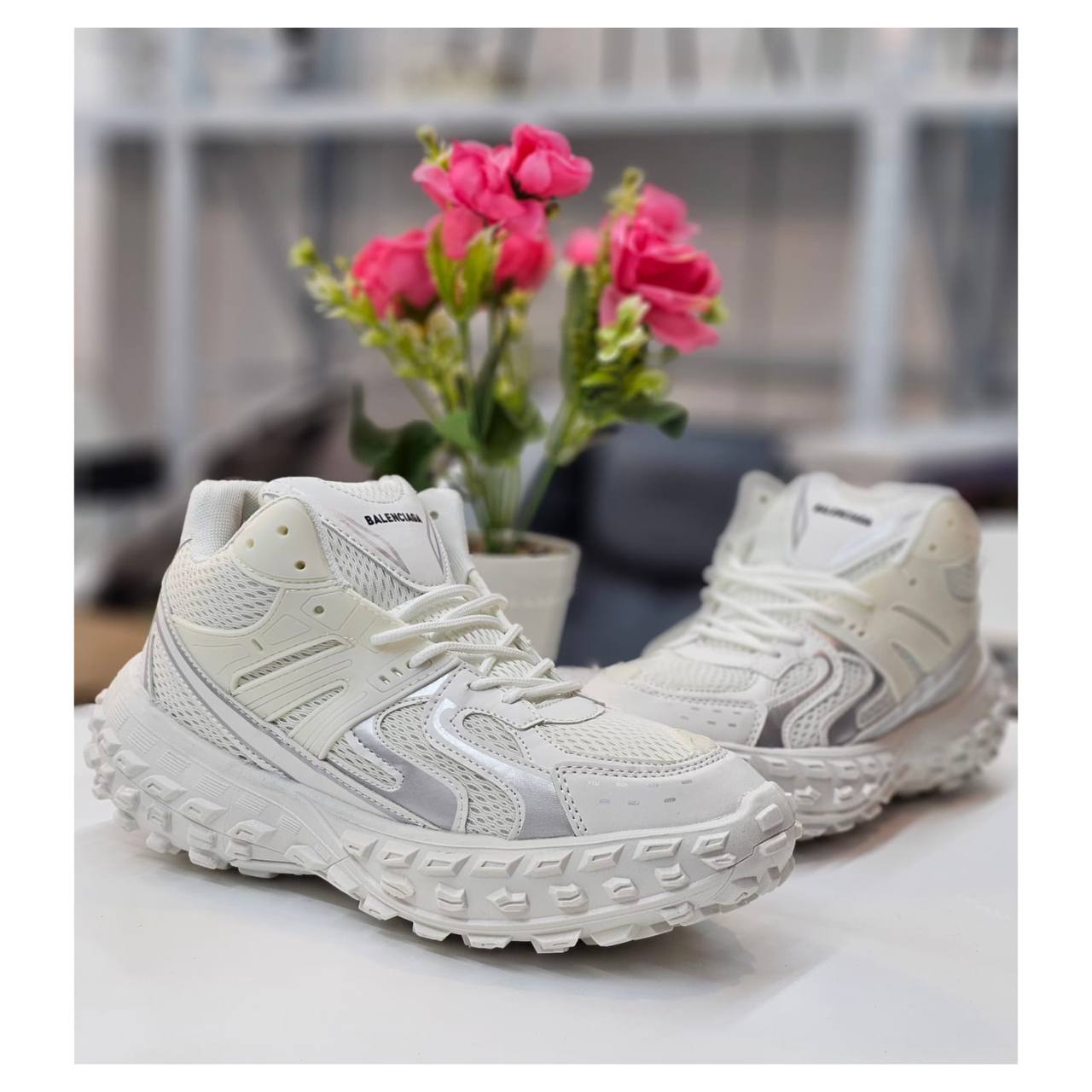 Balenciaga
Size 40to45
90 dhs🇦🇪

Zain163
♥️♥️♥️