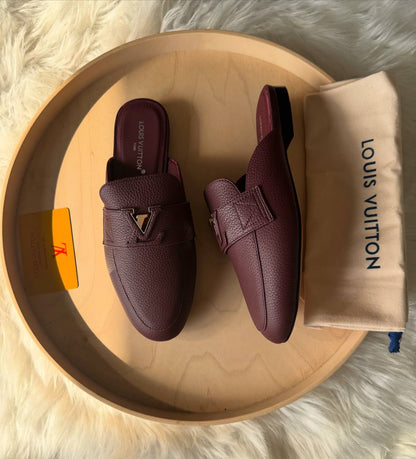 LV
Available🤩
Master quality 
Size: 36 to 41
450 dhs💓

Zain318
♥️♥️♥️