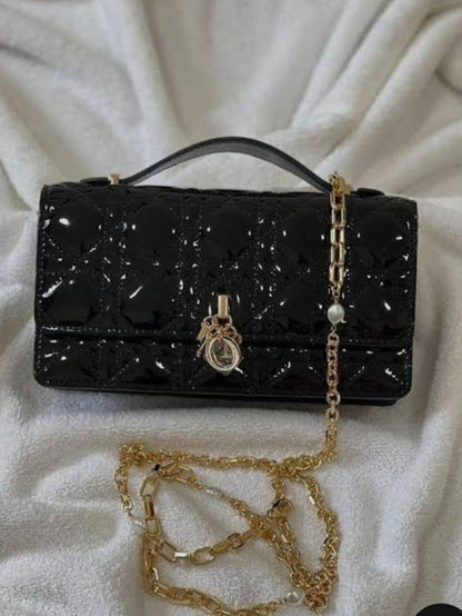 Dior
with box
🎁🎁🎁

100 dhs✅

Zain118
♥️♥️♥️