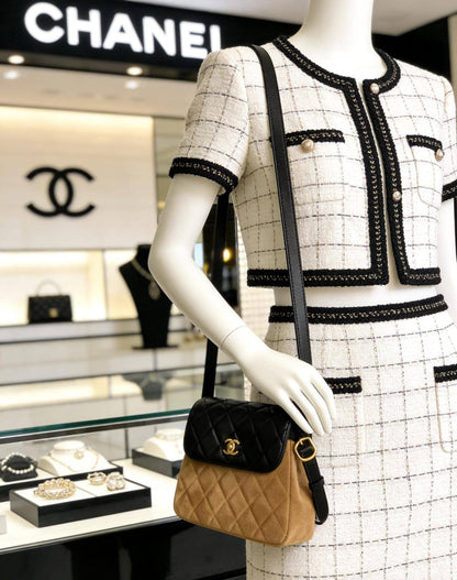 Chanel
110 dhs✅
with box
Size:18.5/7/18

Zain07
❣️❣️❣️