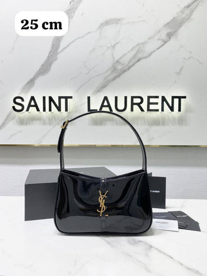YSL

85 dhs❣️

With box
🎁🎁🎁

Zain219
♥️♥️♥️