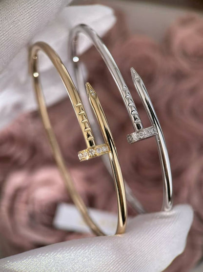Cartier Set
Nail bangle 
Nail Ring 💍 (6,7,8,9)

Non tarnished 💐
55 dhs🪙🖤 normal box 📦

Zain48
♥️♥️♥️