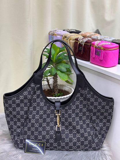 GUCCI

SIZE  38CM
120 dhs🇦🇪🇦🇪

Zain51
♥️♥️♥️