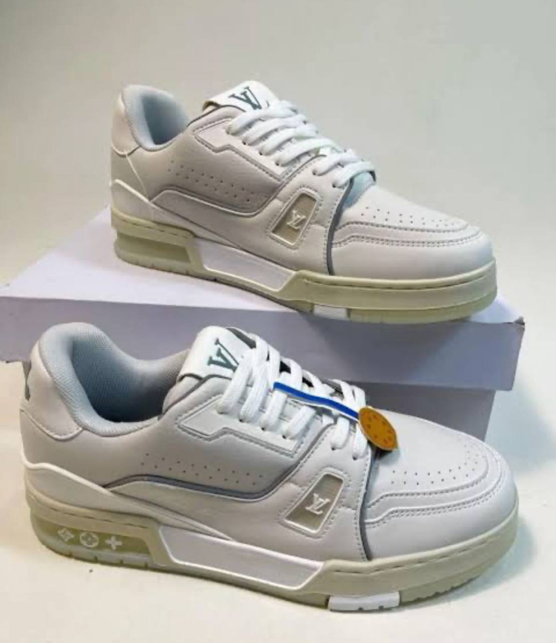 LV 
Size 39 TO 45 
170 dhs✅

Zain183
♥️♥️♥️