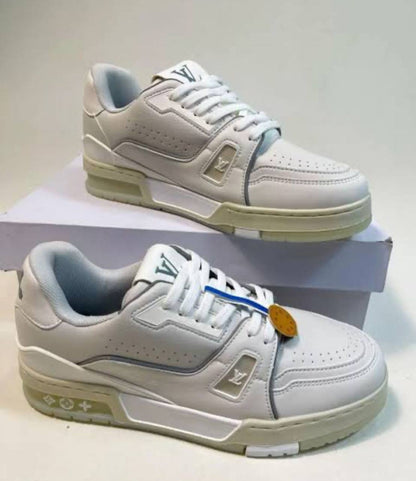 LV 
Size 39 TO 45 
170 dhs✅

Zain183
♥️♥️♥️