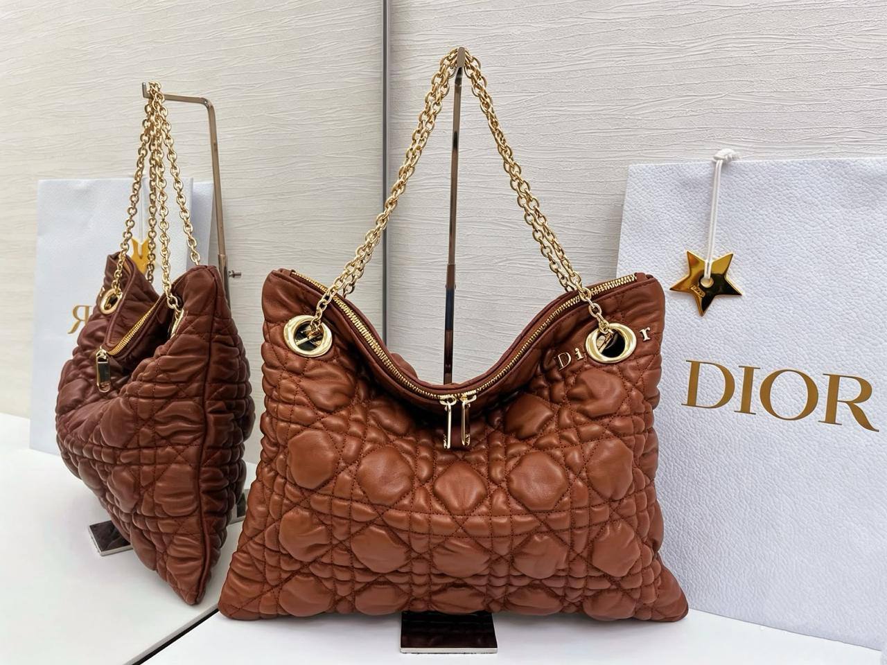 DIOR 
NEW DESIGN  

GOOD QUALITY 

110 DHS🇦🇪🇦🇪🇦🇪

Zain17
♥️♥️♥️