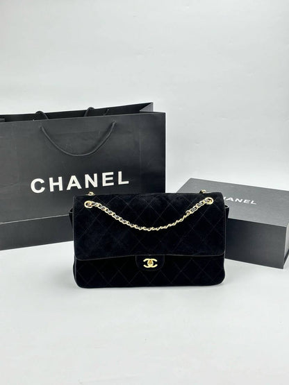 Chanel 
Master🌺🌺
Size:32cm
360 dhs💓

Zain114
♥️♥️♥️