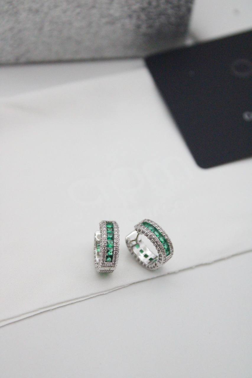 Apm earring

75 dhs 

Zain122
♥️♥️♥️