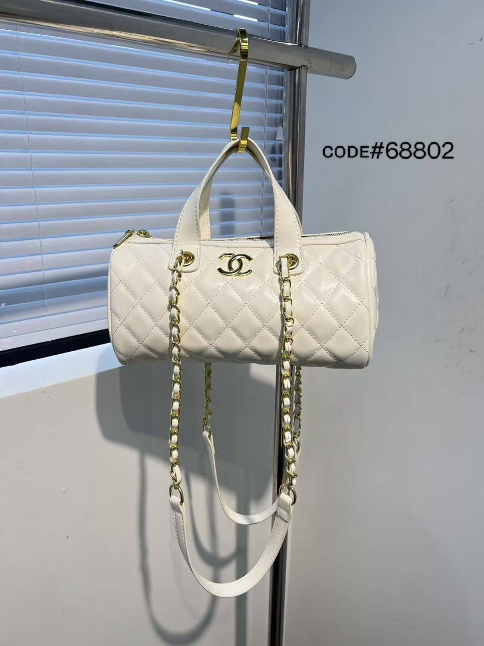 CHANEL ᴅᴜғғʟᴇ
sʜᴏᴜʟᴅᴇʀ ʙᴀɢ
sɪᴢᴇ : 27 cm

65 dhs🪙💕

Zain31
♥️♥️♥️