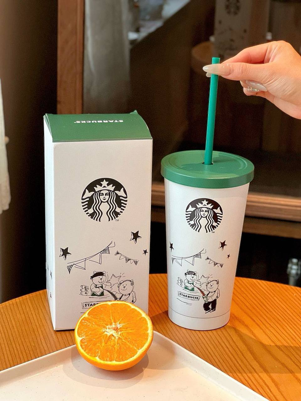 *Bottle ❤️‍🔥*
"Double Drinking" - Choose between direct drinking and using a straw as you wish.🦋
Very good quality 🔥
With boxes 🗃️ 
60 dhs💓

Zain216
♥️♥️♥️