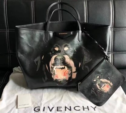 GIVENCHY
90 dhs✅✅
 2in1 
good quality

Zain07
♥️♥️♥️