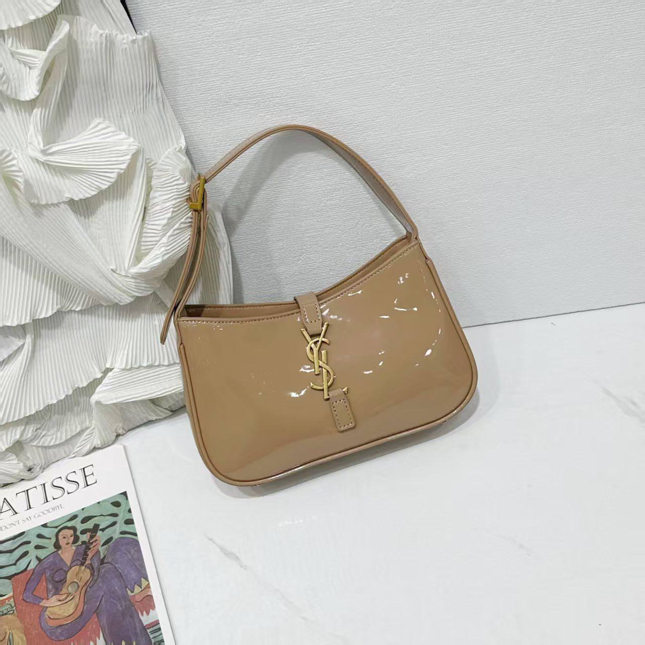 YSL
95 dhs🪙🌨️

Zain143
♥️♥️♥️