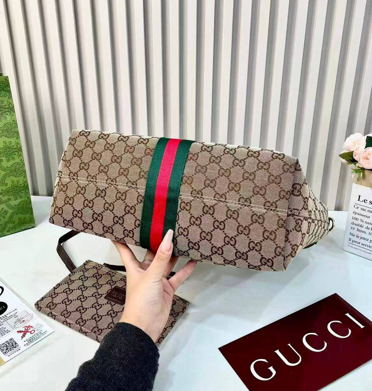 GUCCI 
 GOOD QUALITY 
120 dhs✅

Zain39
♥️♥️♥️