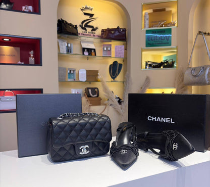 Chanel Set
220 dhs💛
Size 36-41

Zain157
Zain21
♥️♥️♥️