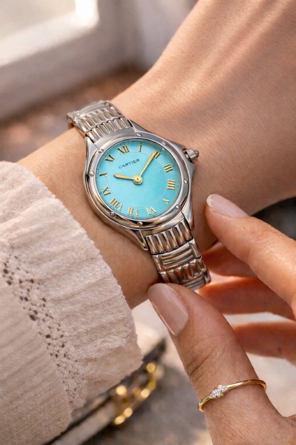 Cartier watch for ladies good quality no stone 
270 dhs✅

Zain59
♥️♥️♥️