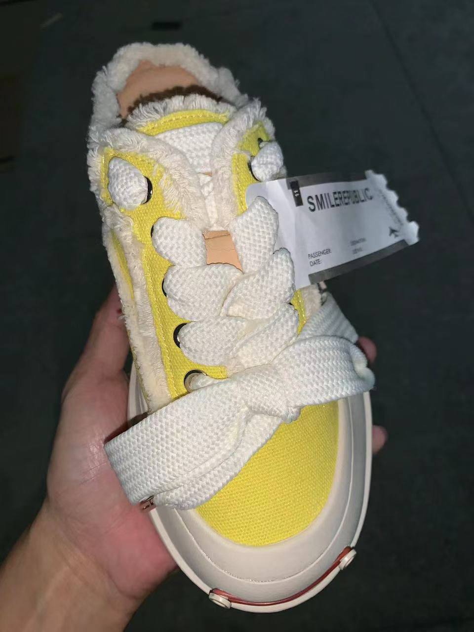 Ladies Fashion Shoes
65 dhs✅
size,35….43
💓💓

Zain161
❣️❣️❣️