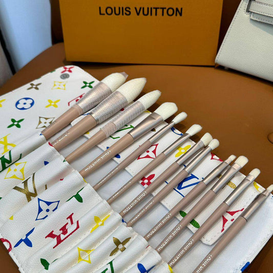 Makeup Brush
70 dhs🌺

Zain216
♥️♥️♥️