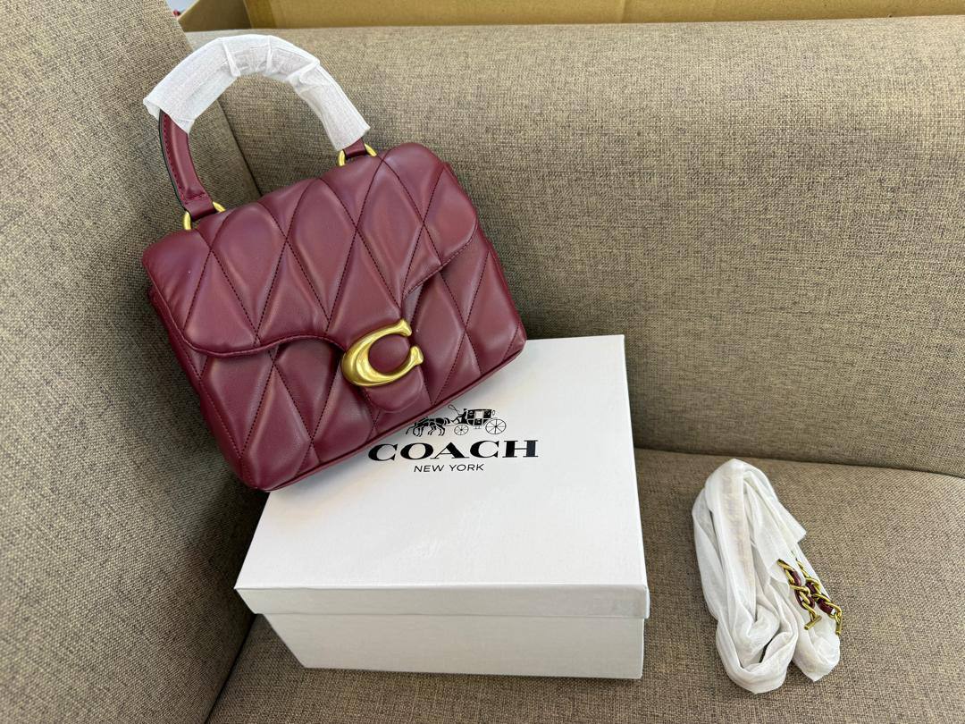 Coach
95 dhs✅

with box
🎁🎁🎁

size 20cm

Zain26
♥️♥️♥️