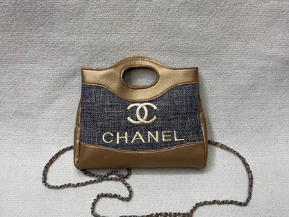 Chanel
70 dhs✅
high quality
24cm

Zain26
♥️♥️♥️