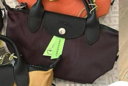Long Champ
17 cm
80 dhs❣️

Zain190
♥️♥️♥️