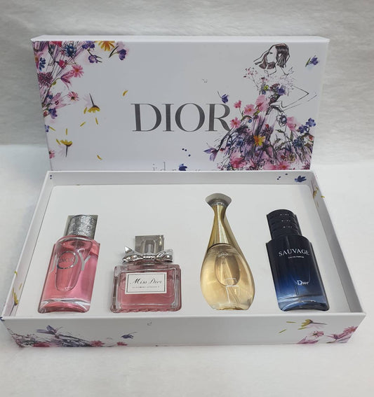 Dior set 
60 dhs✅

Zain64
♥️♥️♥️