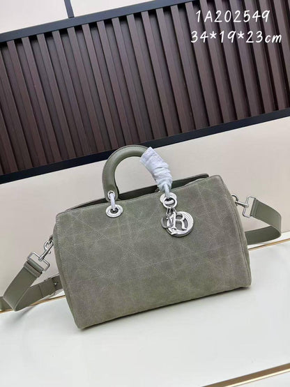 Dior Master+
400 dhs❣️

Zain153
♥️♥️♥️