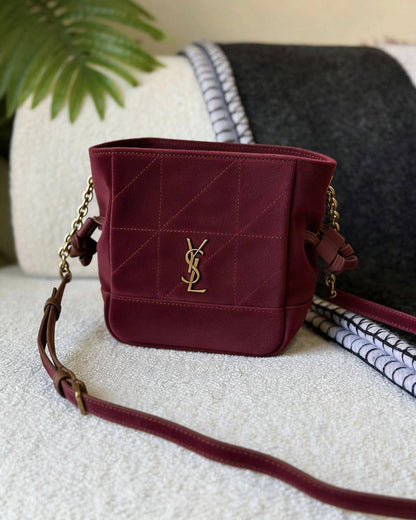 YSL
110 dhs🗽
SIZE：26×18×12.5cm
Good quality 

with box
🎁🎁🎁

Zain35
♥️♥️♥️