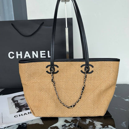 Chanel
Master🌺🌺
280 dhs💓

Zain114
♥️♥️♥️