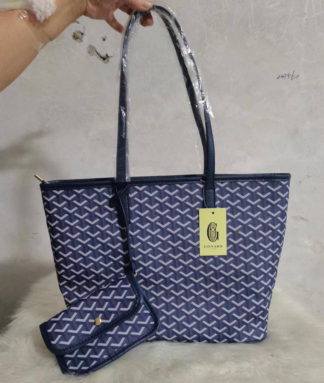 Goyard
70 dhs✅

Zain50
♥️♥️♥️