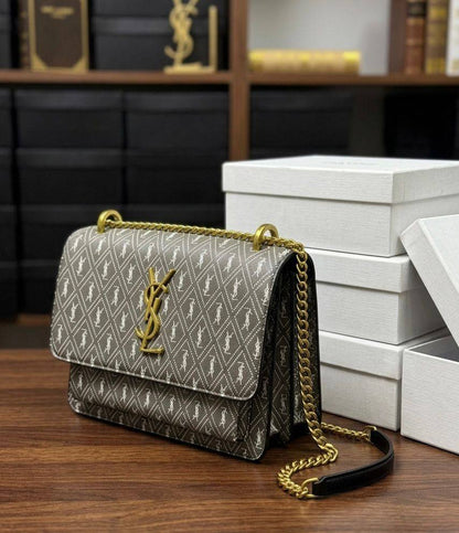 YSL
95 dhs✅

with box
🎁🎁🎁

Zain90
♥️♥️♥️