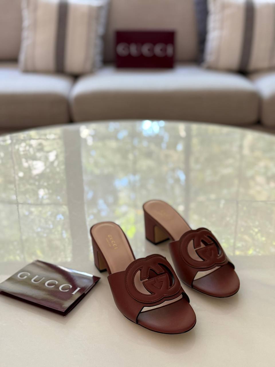 GUCCI
Available🤩
Master quality 
Size: 36 to 41
450 dhs💓

Zain318
♥️♥️♥️
