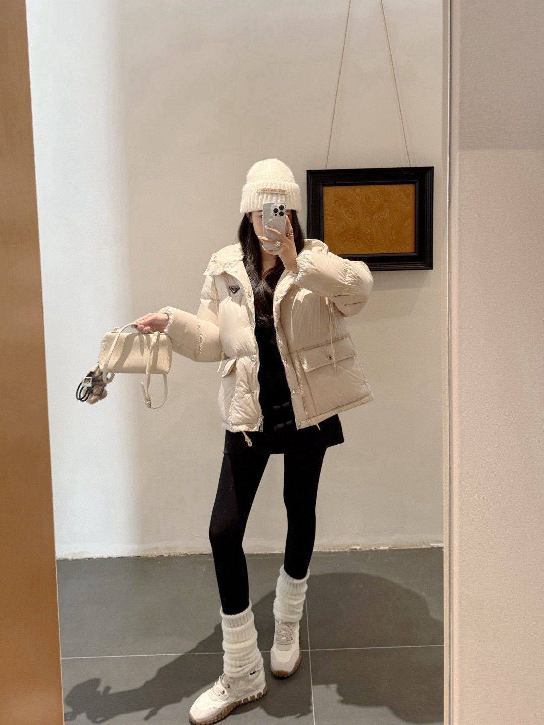 *New collections 💕💕     
330 dhs🪙🌨️
*good  quality  
*Sizes:S M L * 
*AVAILABL winter jacket

Zain231
♥️♥️♥️