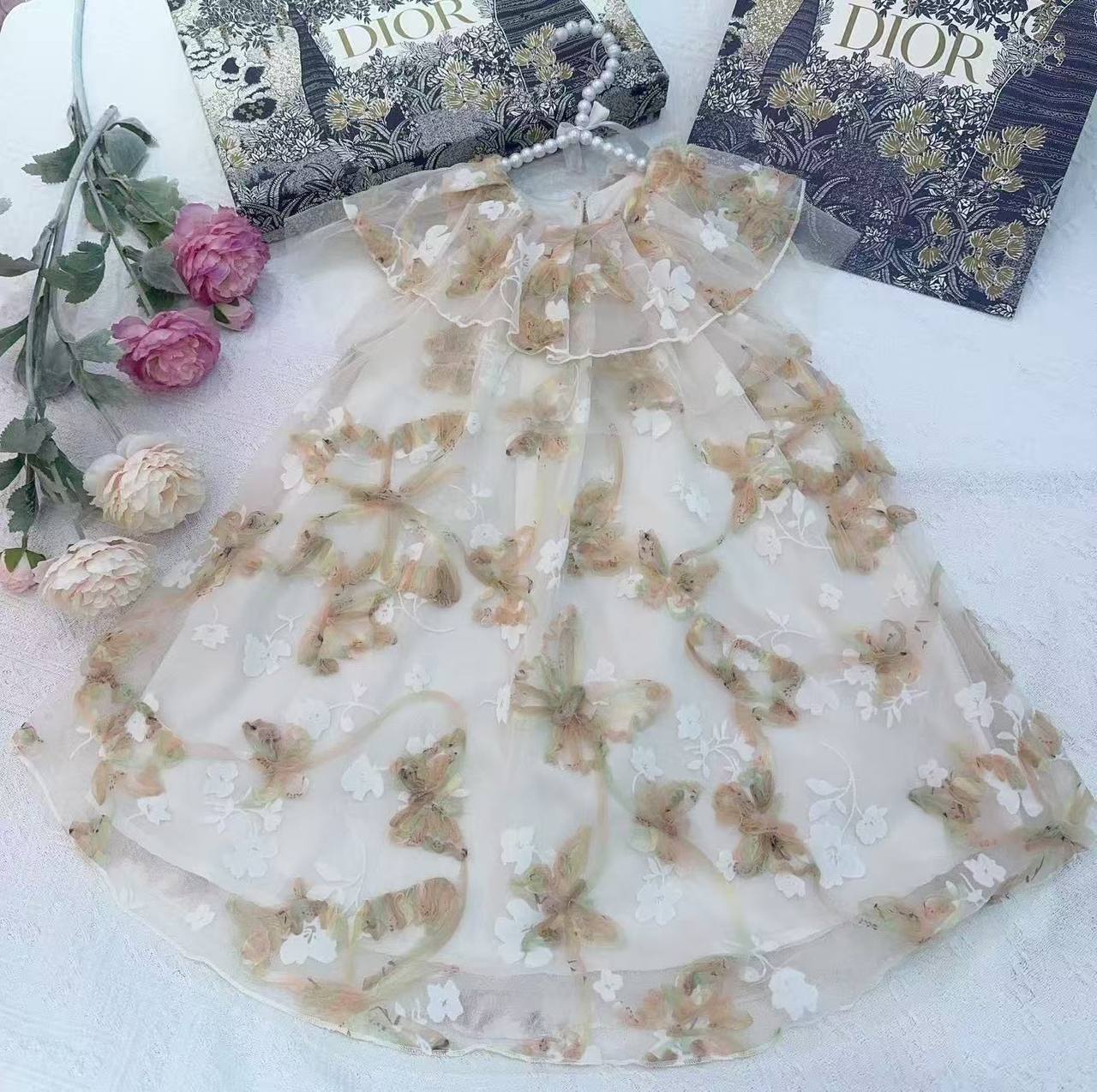 Dior
1-10y 
230 dhs✅

Zain151
♥️♥️♥️