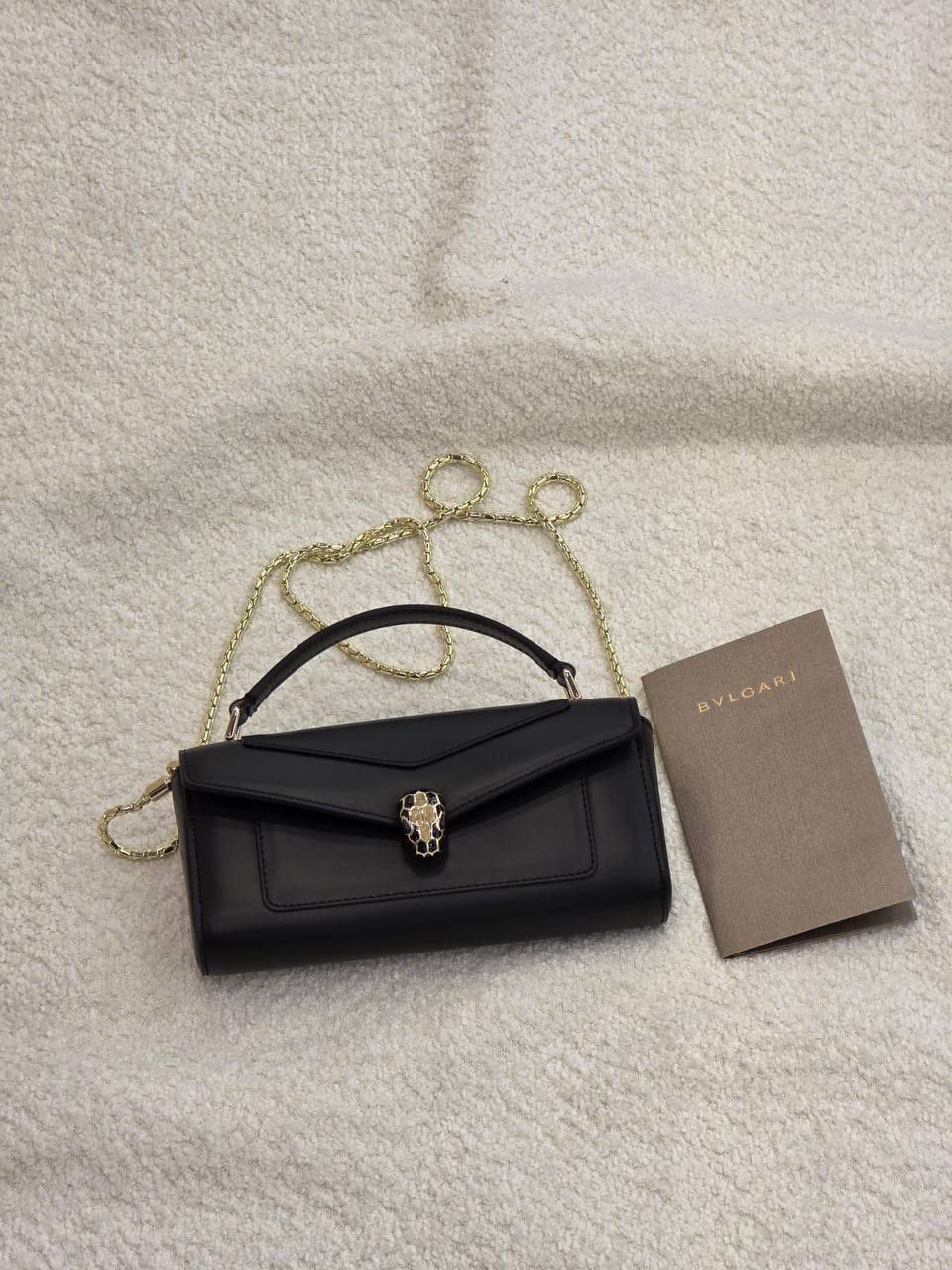 Bvlgari
Master
 20Cm With Box
360 dhs✅

Zain131
♥️♥️♥️