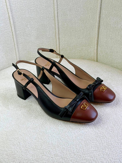 valentino
Super  AAAAQuality 💯 
With originalpacking🎁🎁
SIZE:36and41
Available now
500 dhs🇦🇪🇦🇪

Zain309
♥️♥️♥️