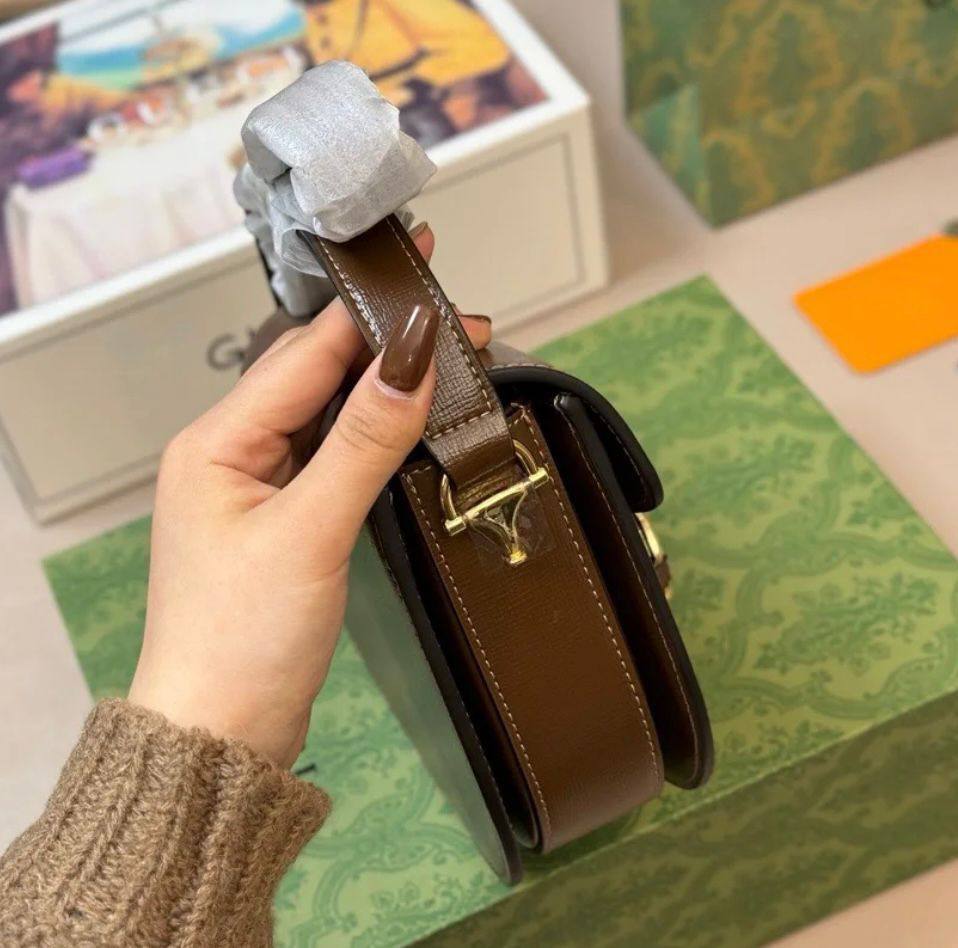GUCCI 
GOOD QUALITY

 WITH BOX 
🎁🎁🎁

90 dhs✅

Zain39
♥️♥️♥️