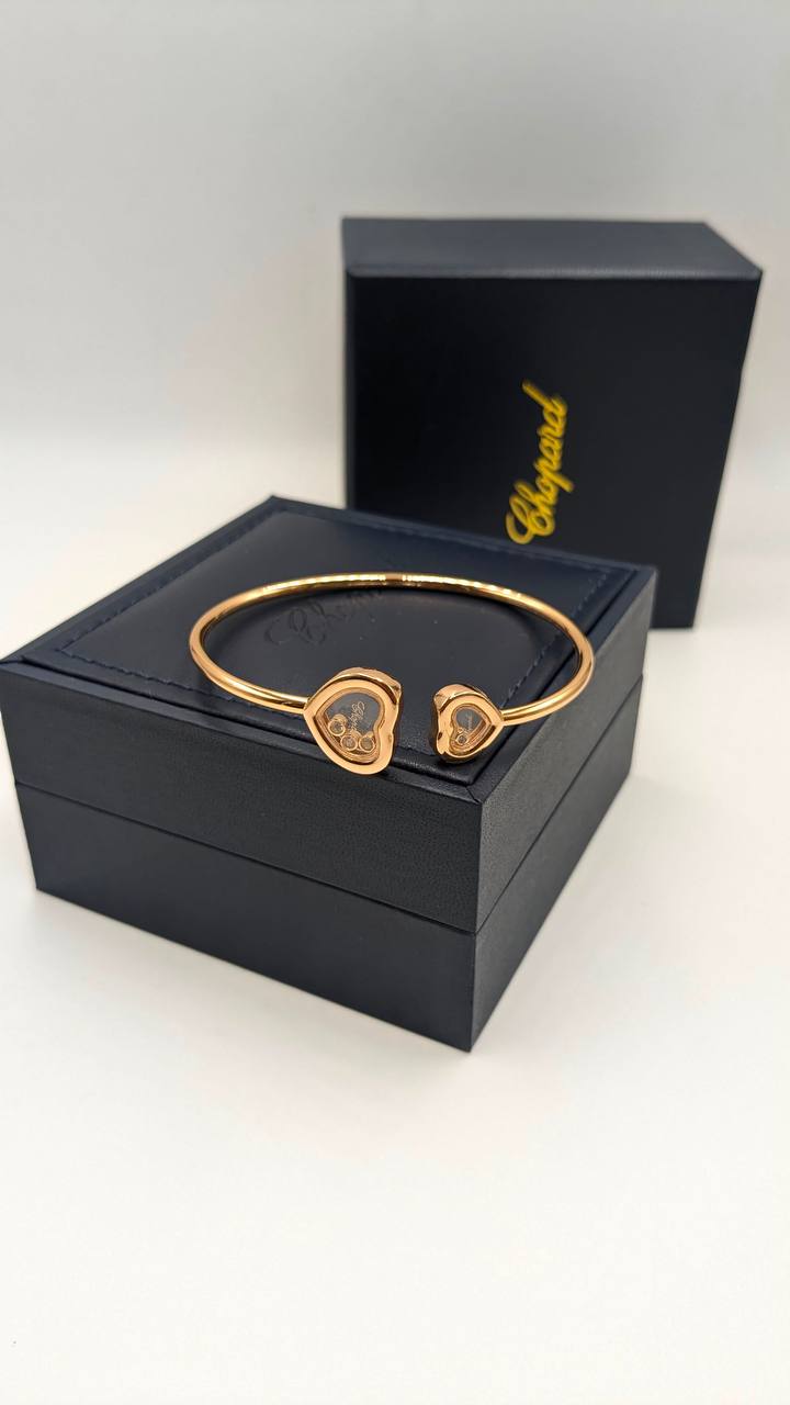 Chopard
*Master Quality* 
*Bracelet*
85 dhs✅ with Normal Box 🎁
120 dhs✅ with Master Box 🎁

Zain210
♥️♥️♥️