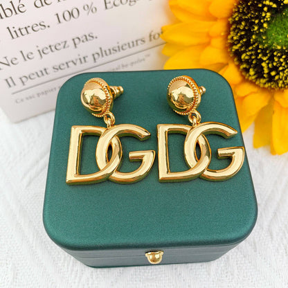 Dolce&Gabbana 
Earring 
Master quality 
With normal boxes 

70 dhs🇦🇪🇦🇪

Zain216
♥️♥️♥️