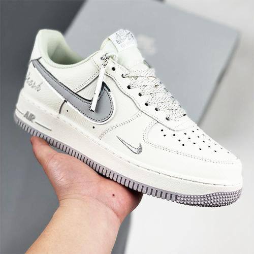New Stock
Size 40 to 45 
110 dhs✅

Zain183
♥️♥️♥️