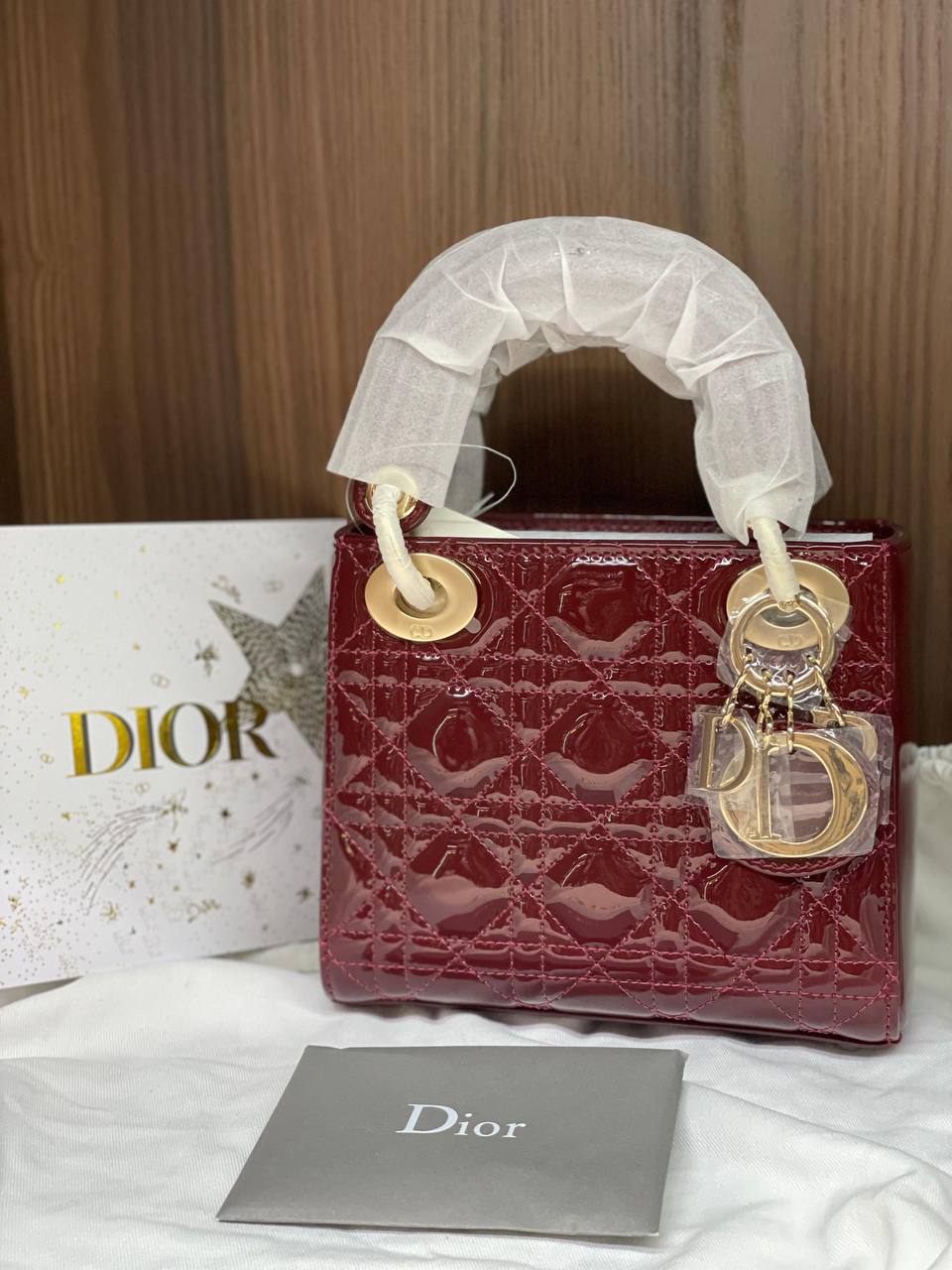NEW✨DIOR✨
SUPER MASTER QUALITY🫶
WITH FULL PACKAGING🎁
SIZE::✨17 CM✨
1150 dhs🪙💚

Zain255
♥️♥️♥️