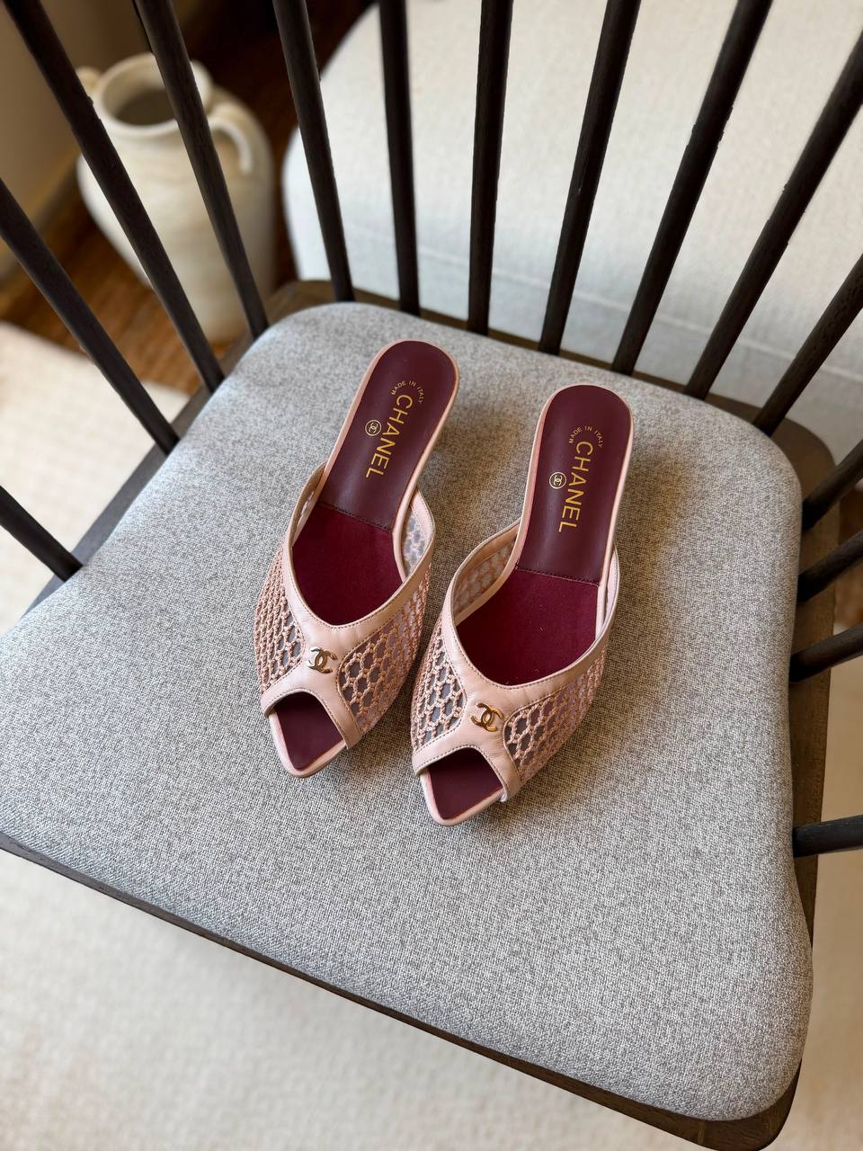 Louboutin
𝑨𝑨𝑨 𝑸𝒖𝒂𝒍𝒊𝒕𝒚
𝑺𝒊𝒛𝒆 35 𝒕𝒐 42 
550 dhs✅

Zain81
♥️♥️♥️