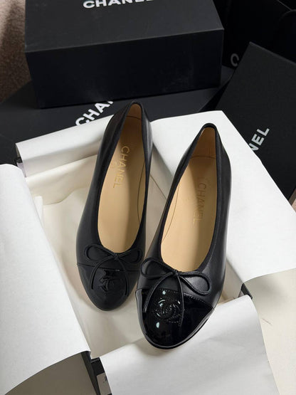 Chanel 
𝑨𝑨𝑨 𝑸𝒖𝒂𝒍𝒊𝒕𝒚
𝑺𝒊𝒛𝒆 𝟑𝟔 𝒕𝒐 𝟒2 
450 dhs✅

Zain81
♥️♥️♥️