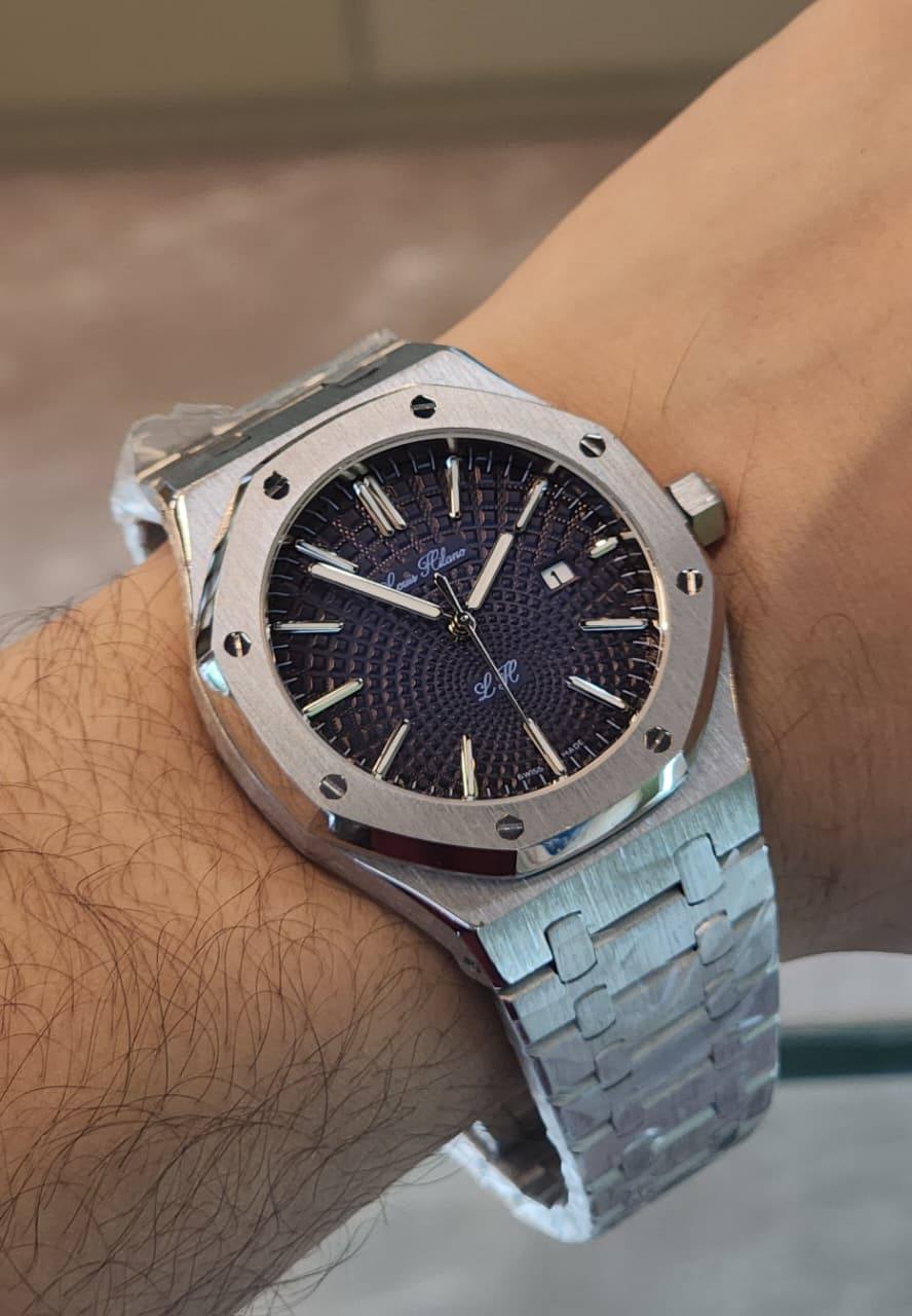 Louis Hilano watch for men good quality 
230 dhs🪙🖤

Zain59
♥️♥️♥️