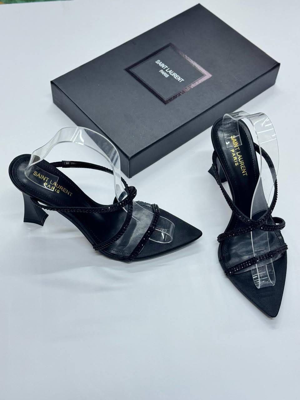 YSL
7cm heel 
💯high quality
Size 36-37-38-39-40-41

110 dhs✅

Zain86
♥️♥️♥️