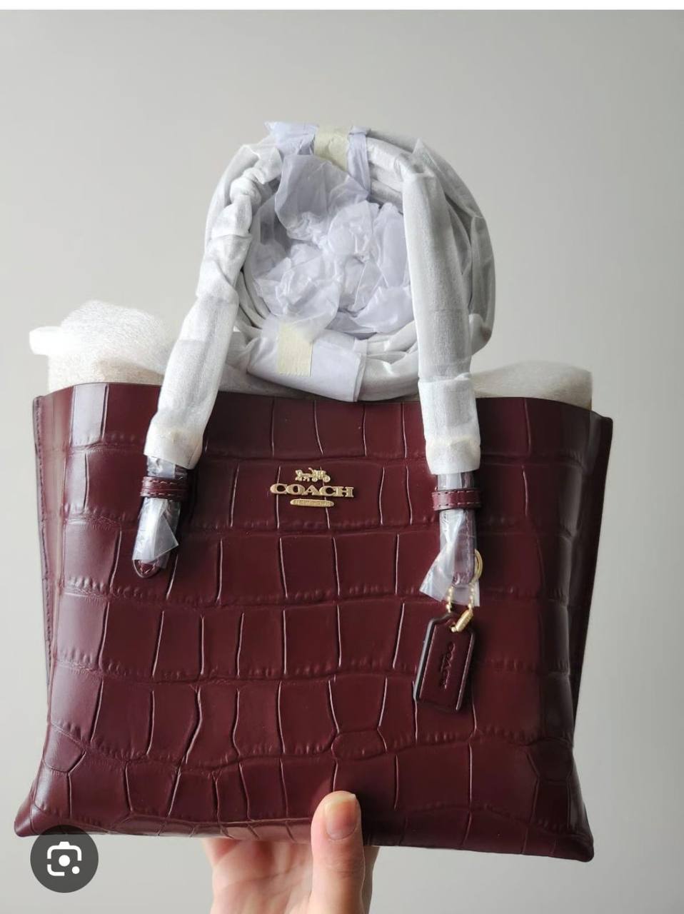 COACH 
95 dhs🪙🌨️
SIZE 25 CM 

With BOX
🎁🎁🎁

Zain200
♥️♥️♥️