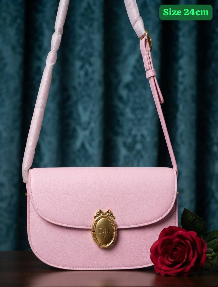 Bottega

Good quality 
with box 
110 dhs🇦🇪🇦🇪🇦🇪

Zain186
♥️♥️♥️